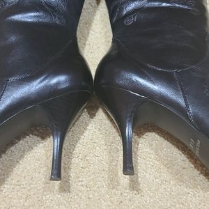 Matisse black mid-calf leather boots with design